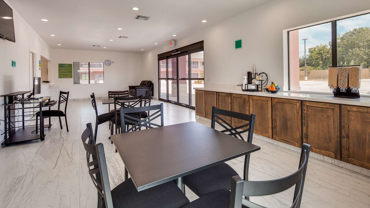 Hotel Breakfast Area