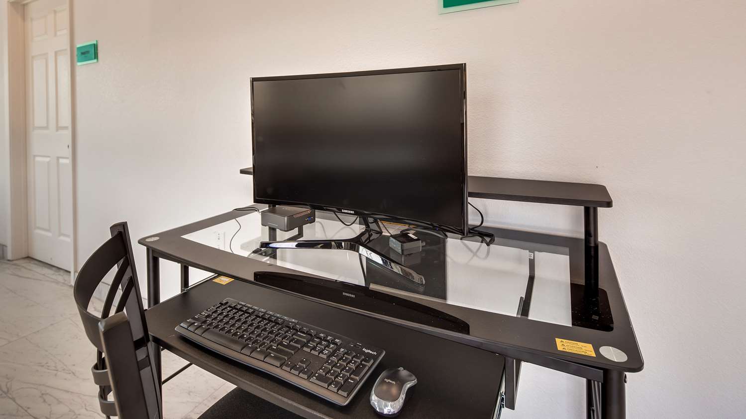 Hotel Business Center
